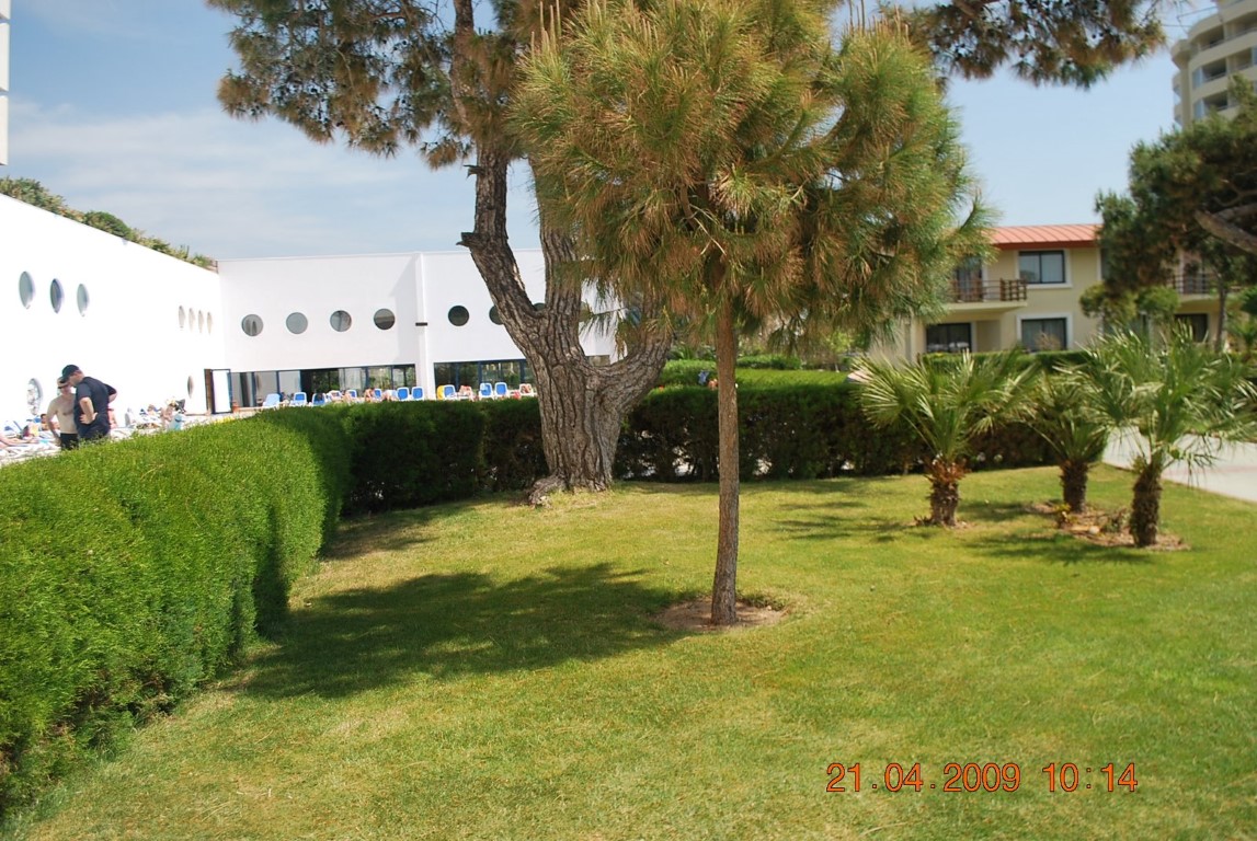 imagini hotel TITANIC LARA